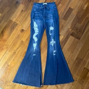 Vibrant M.I.U, size 3, waist 25 player distressed, 4 pocket blue jeans